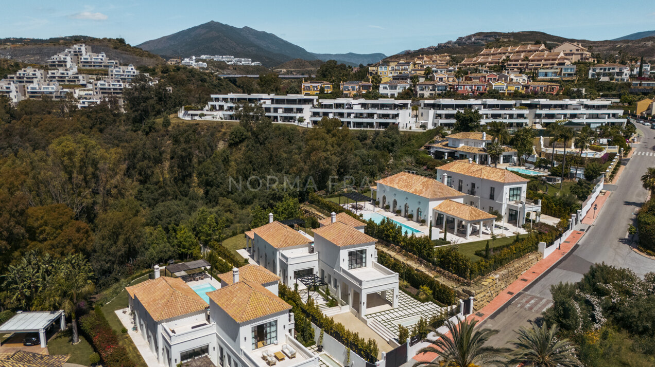 Villa Valora - A Masterpiece of Modern Elegance and Classical Charm in La Cerquilla