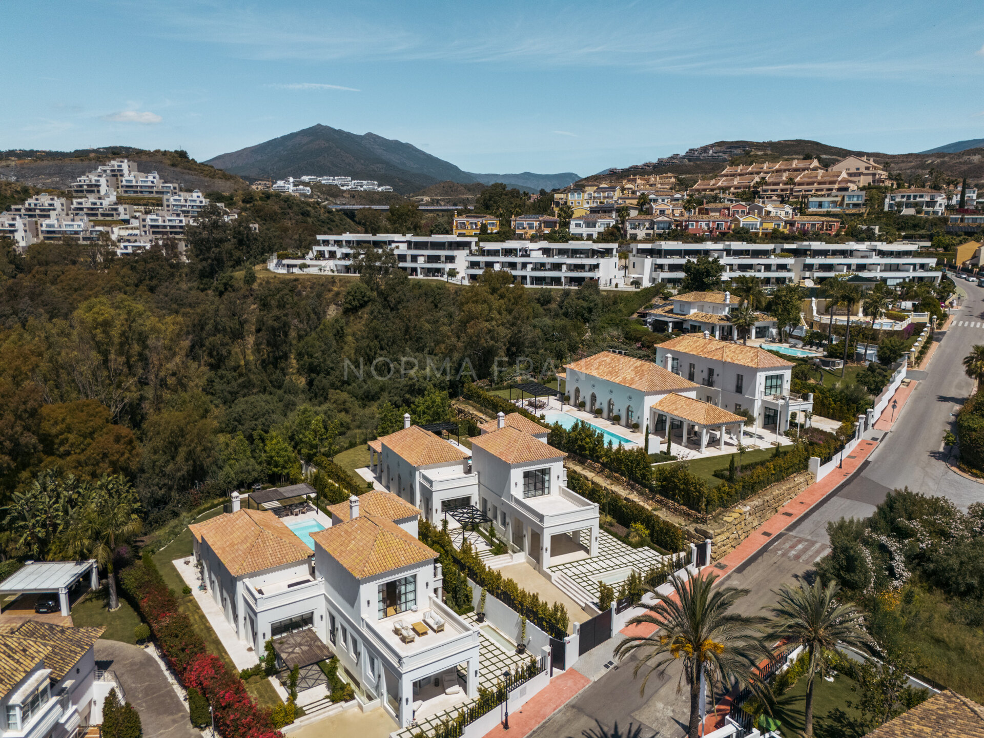 Villa Valora - A Masterpiece of Modern Elegance and Classical Charm in La Cerquilla