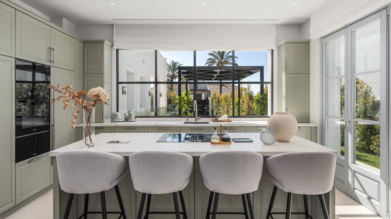 Villa Valora - A Masterpiece of Modern Elegance and Classical Charm in La Cerquilla