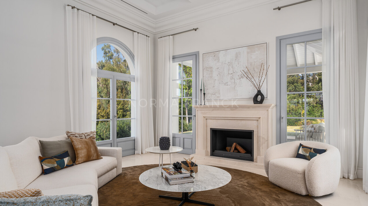 Villa Valora - A Masterpiece of Modern Elegance and Classical Charm in La Cerquilla