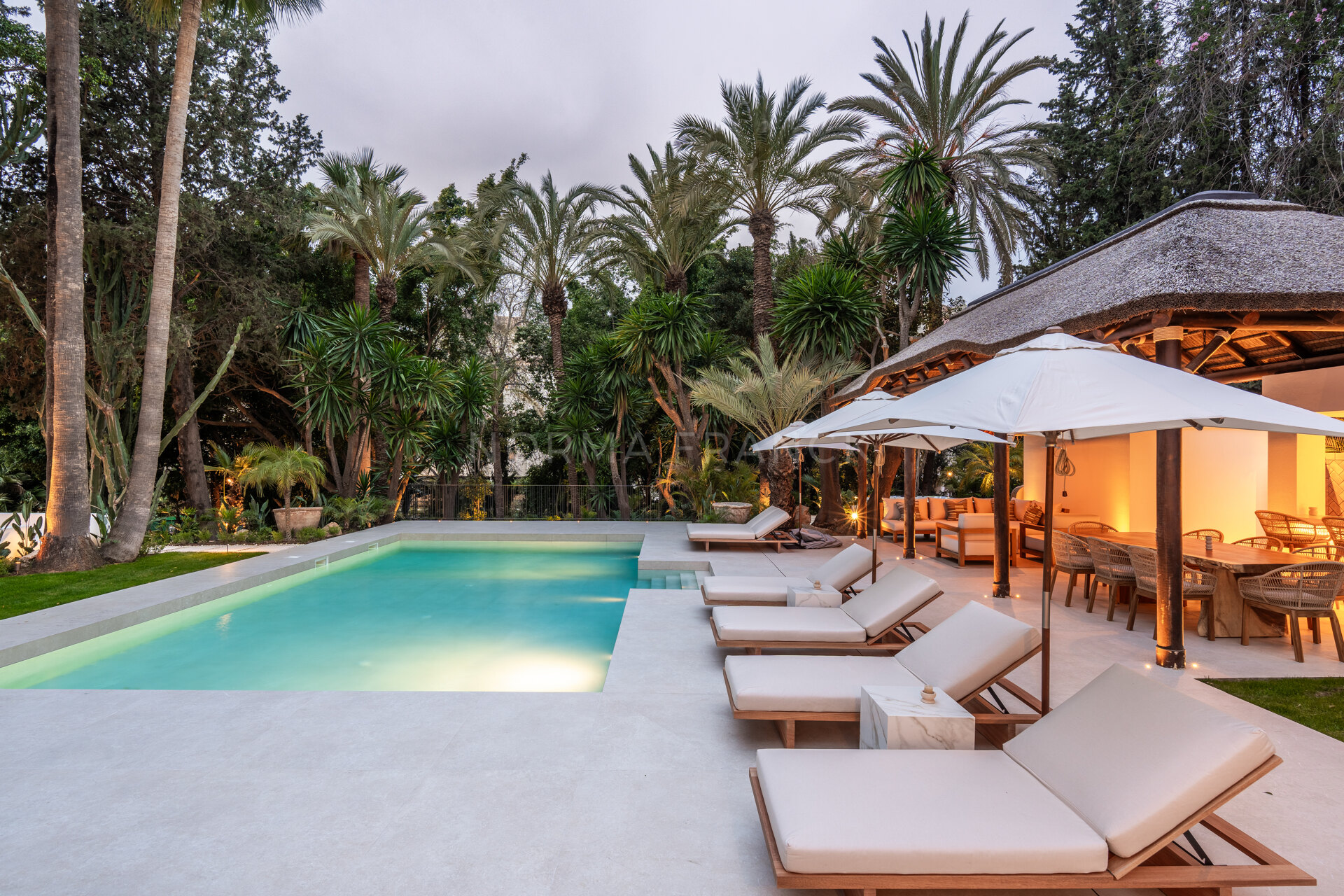 Villa Las Palmeras - Contemporary design with elegant traditional charm