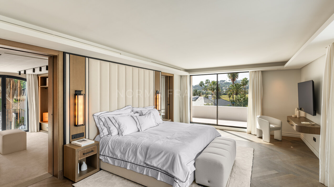 Villa Las Palmeras - Contemporary design with elegant traditional charm
