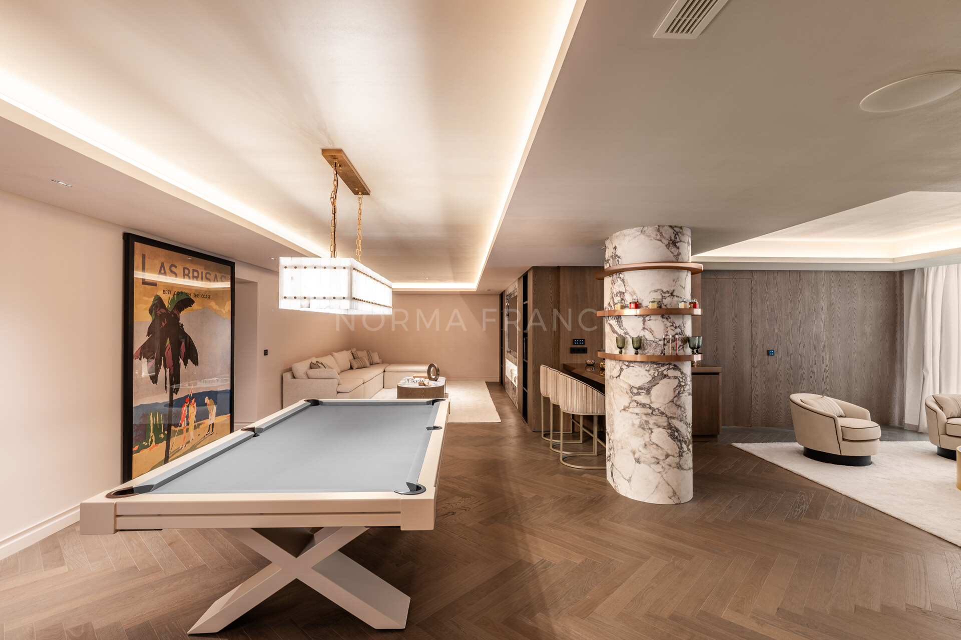 Villa Las Palmeras - Contemporary design with elegant traditional charm