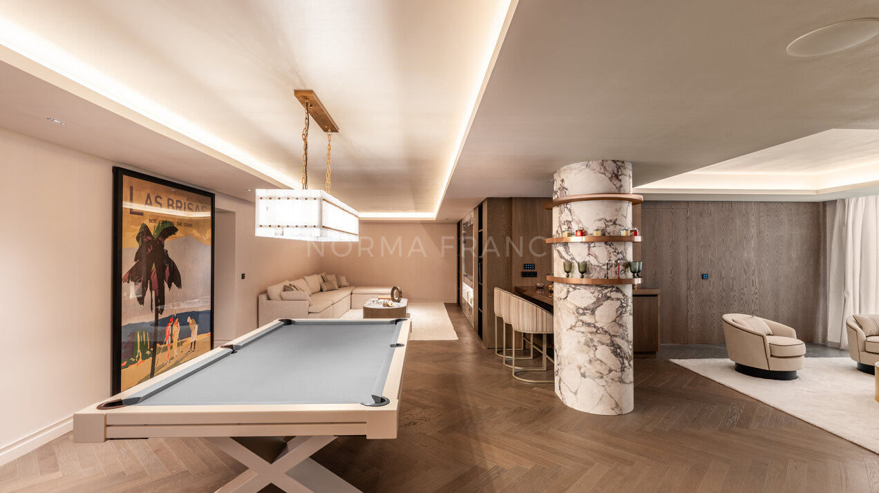 Villa Las Palmeras - Contemporary design with elegant traditional charm