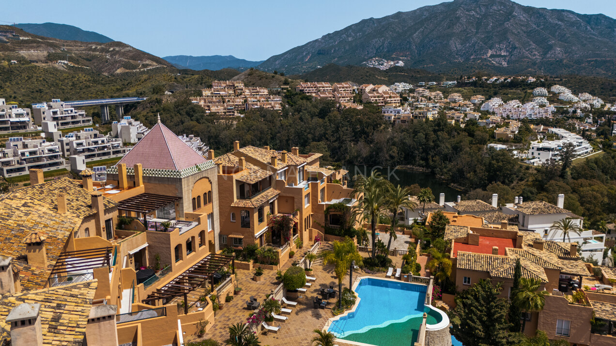 Les Belvederes A5 - Elegant Elevated Ground Floor apartment with Sea Views in Les Belvederes, La Cerquilla – Nueva Andalucía