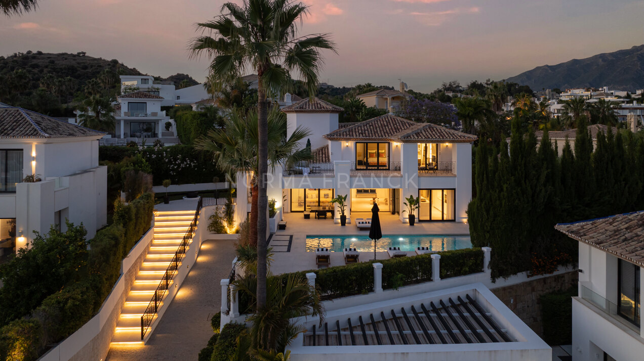 Villa Florence - Close to Los Naranjos Golf Club in Nueva Andalucía