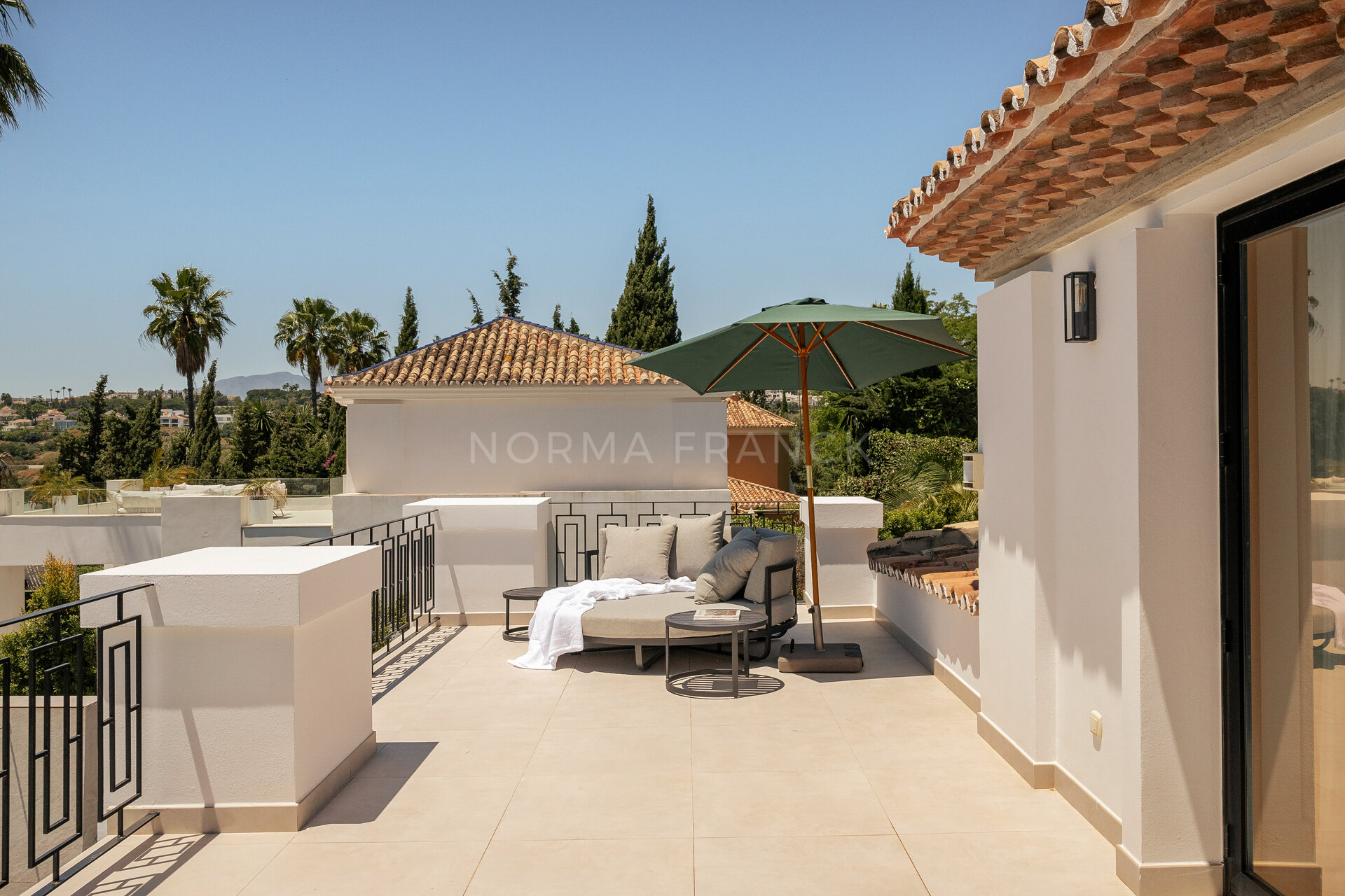 Villa Florence - Close to Los Naranjos Golf Club in Nueva Andalucía