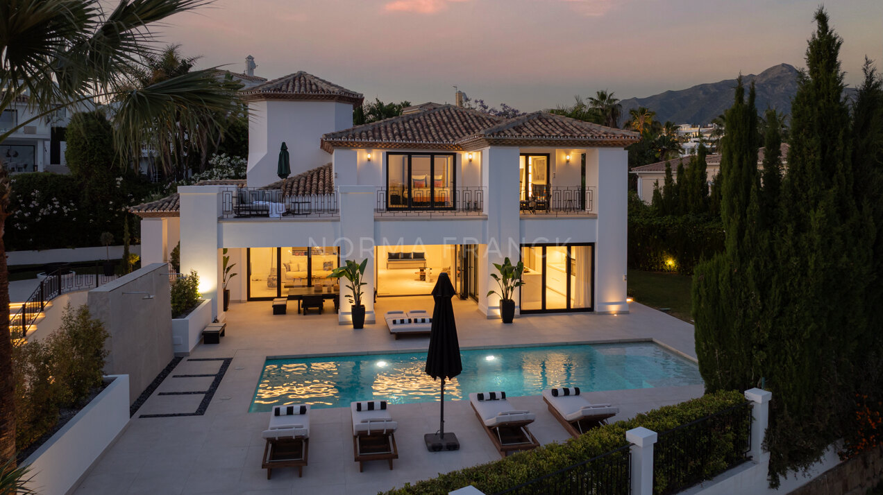 Villa Florence - Close to Los Naranjos Golf Club in Nueva Andalucía