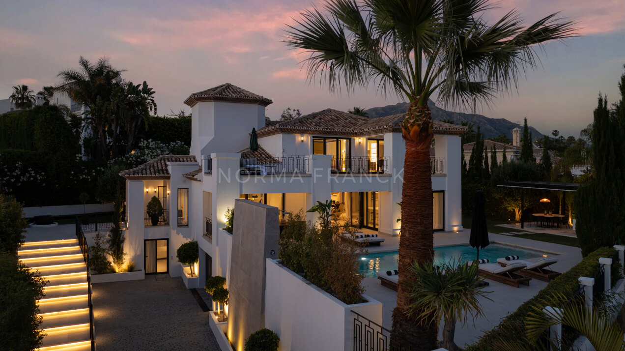 Villa Florence - Close to Los Naranjos Golf Club in Nueva Andalucía