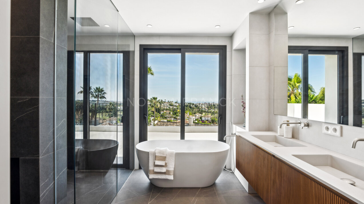 Exceptional villa in Nueva Andalucía