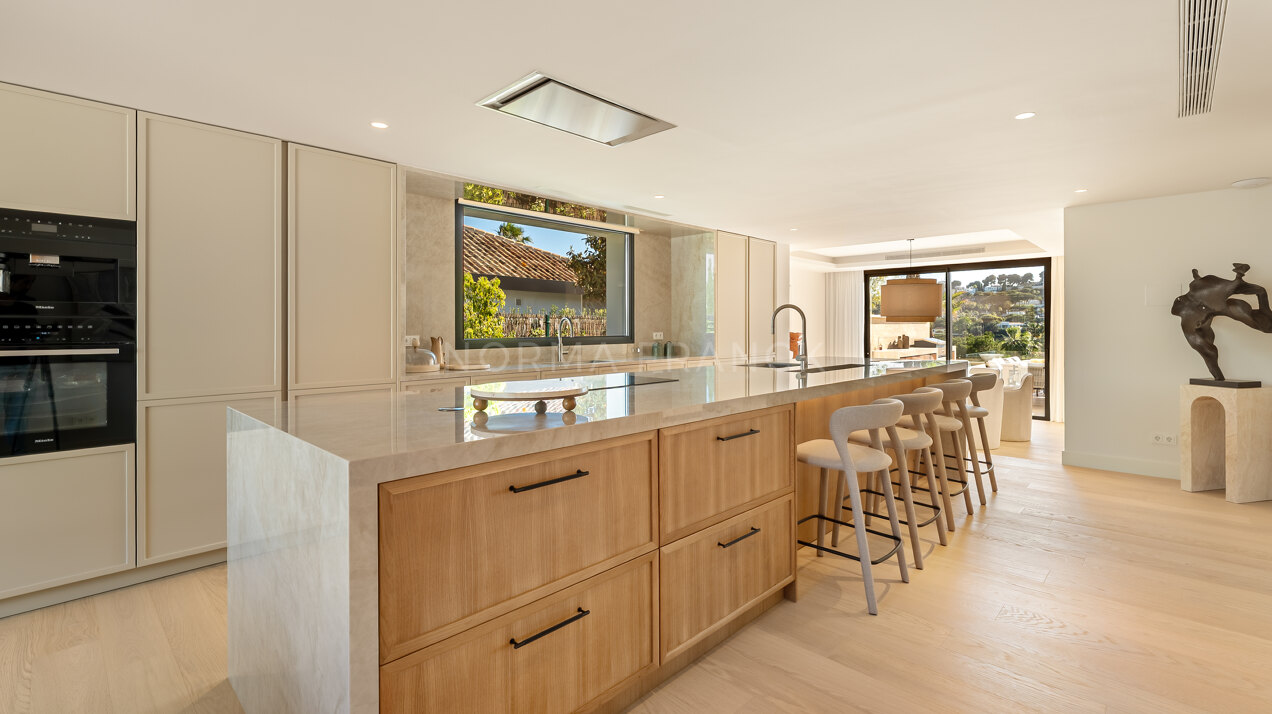 Modern Luxury Villa in Nueva Andalucía