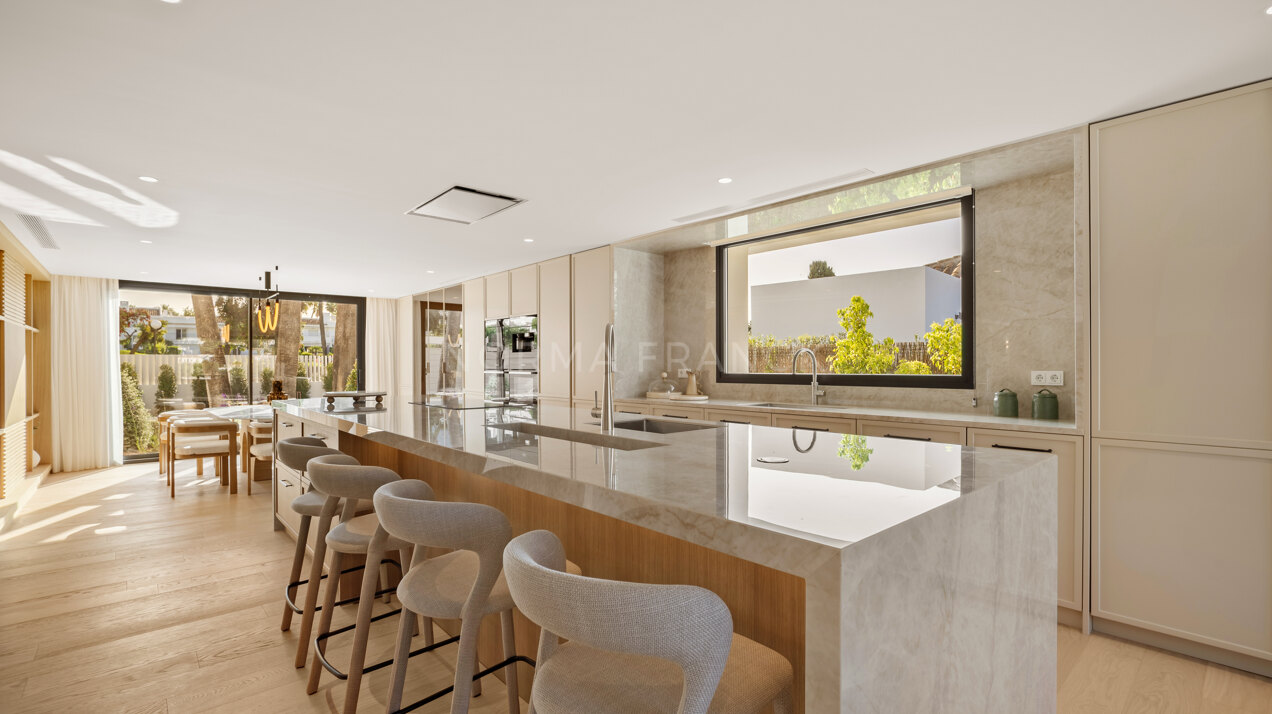 Modern Luxury Villa in Nueva Andalucía