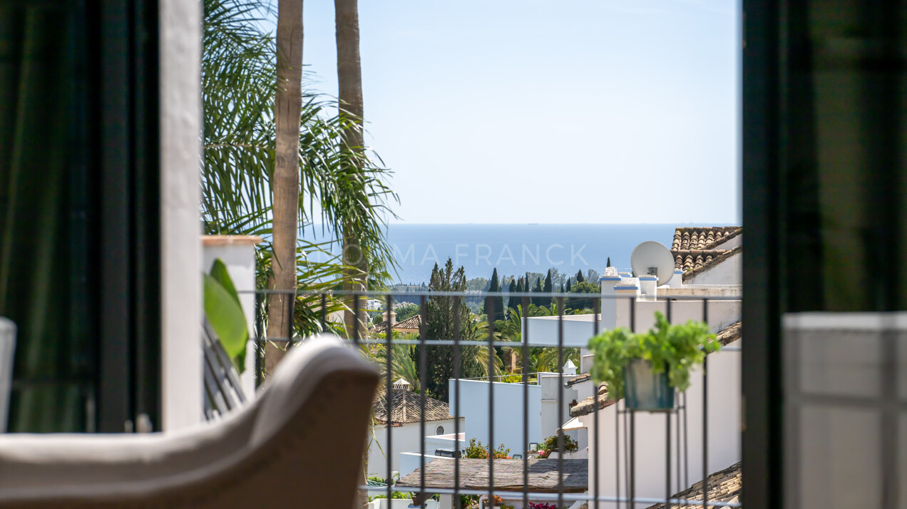 Beautiful townhouse in the Golden Mile with Sea views