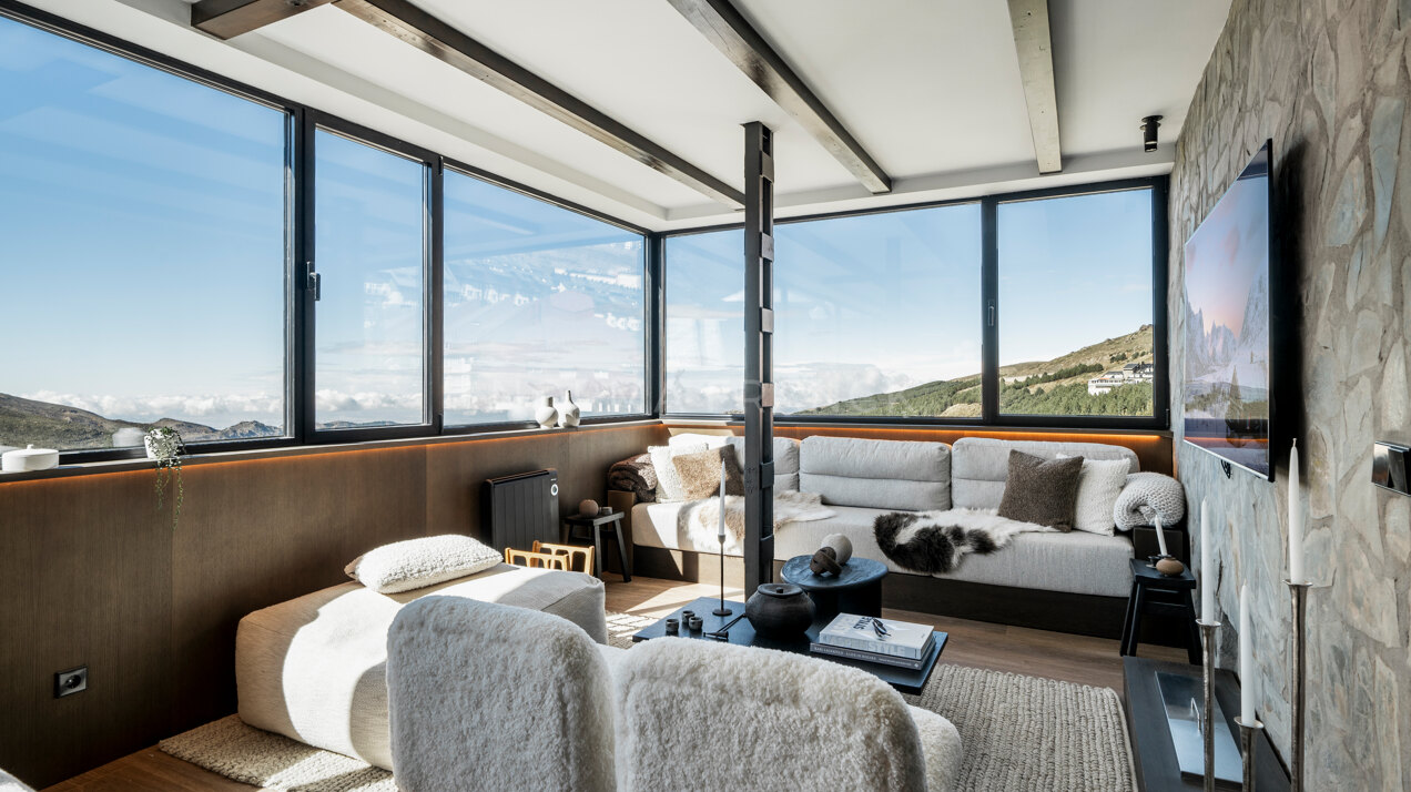 Sierra Nevada PH - Cozy 3-Bed Scandinavian Apartment with Sauna and Stunning Mountain Views