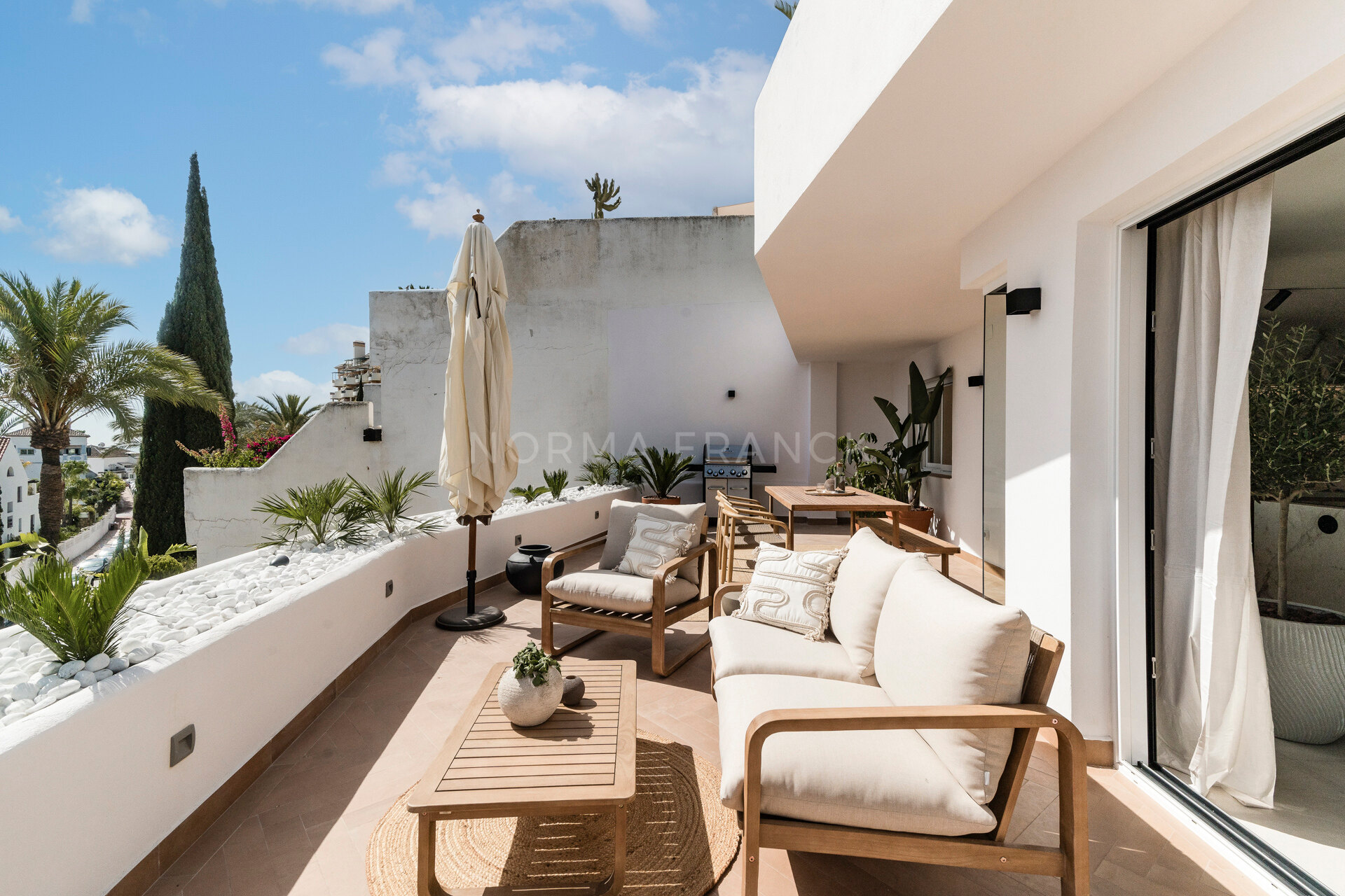 Casa Aliyah - Modern middle floor apartment in Nueva Andalucia