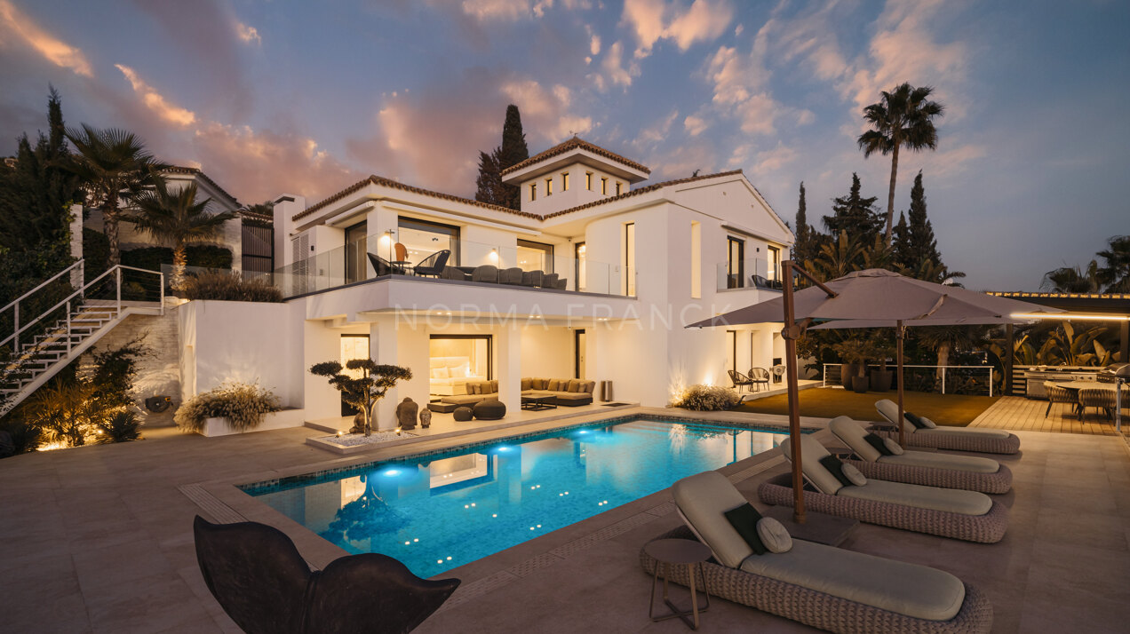 Villa La Vista - Contemporary style villa located in East Marbella