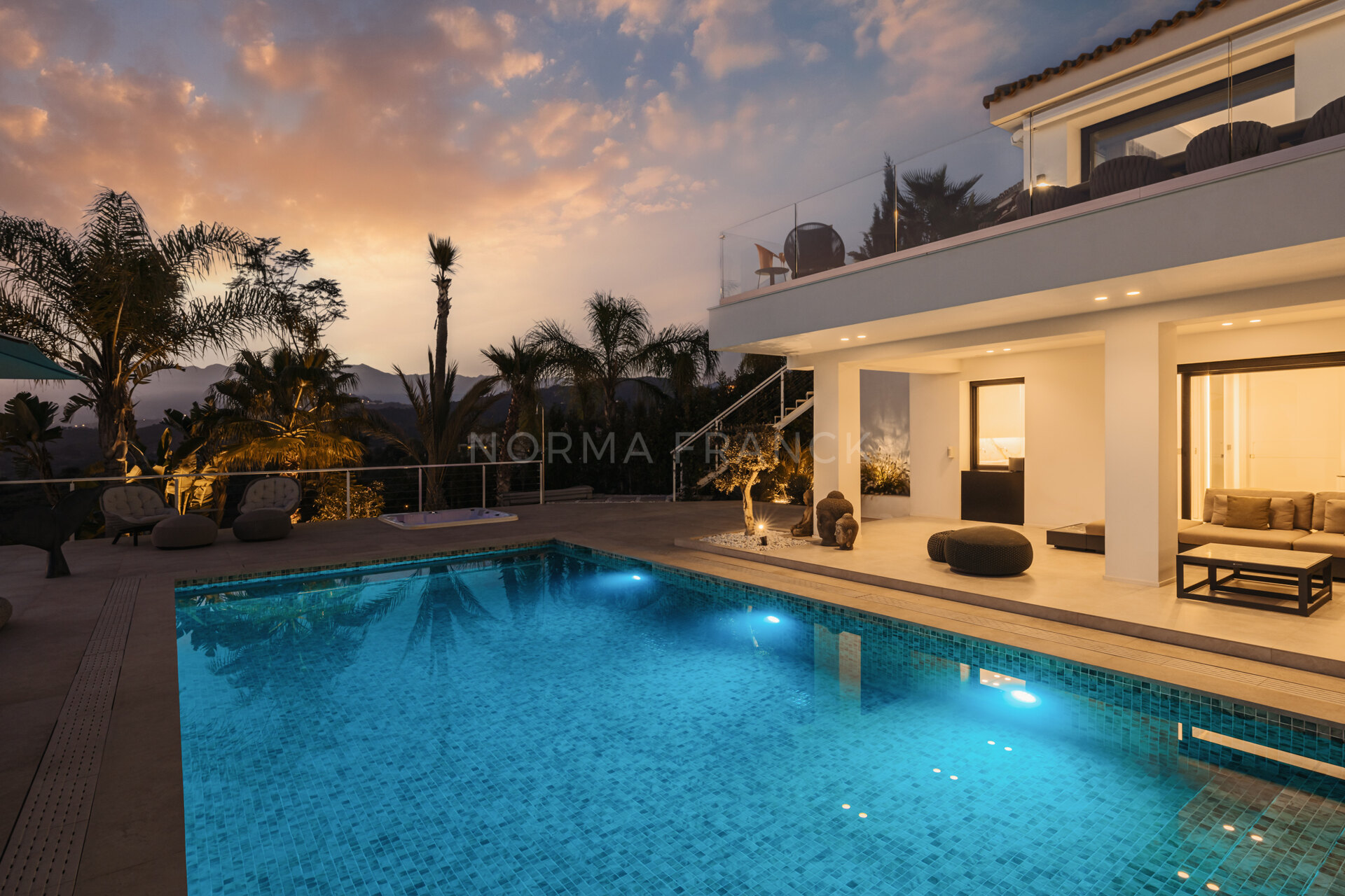 Villa La Vista - Contemporary style villa located in East Marbella