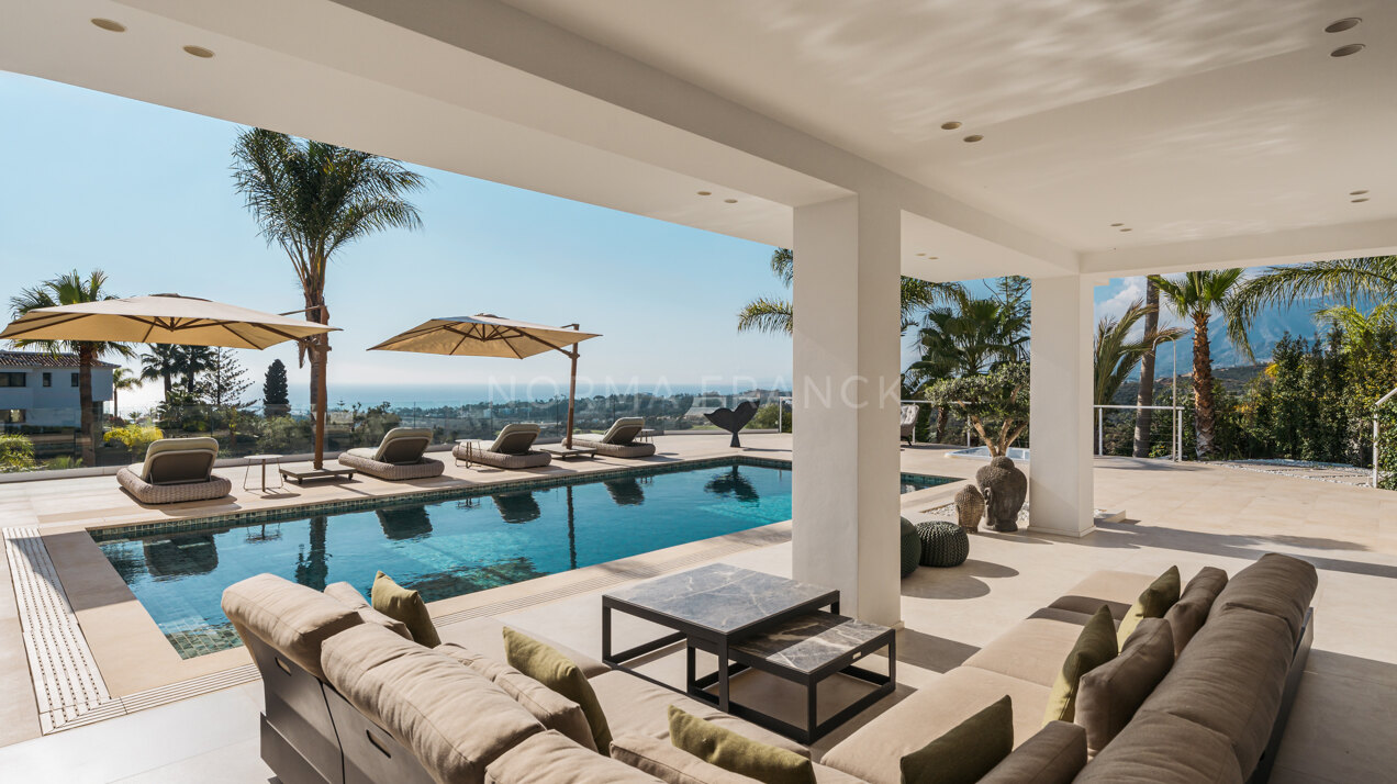 Villa La Vista - Contemporary style villa located in East Marbella