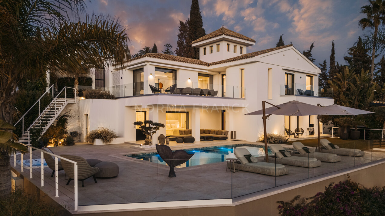 Villa La Vista - Contemporary style villa located in East Marbella