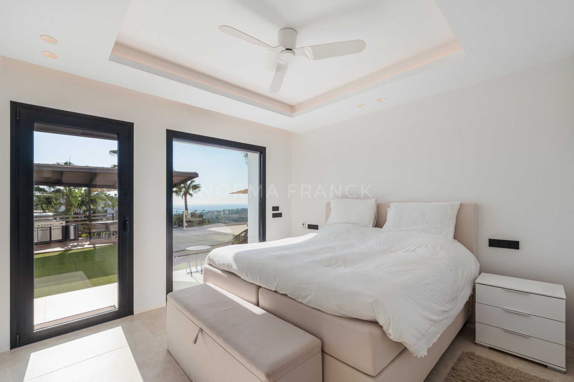 Villa La Vista - Contemporary style villa located in East Marbella