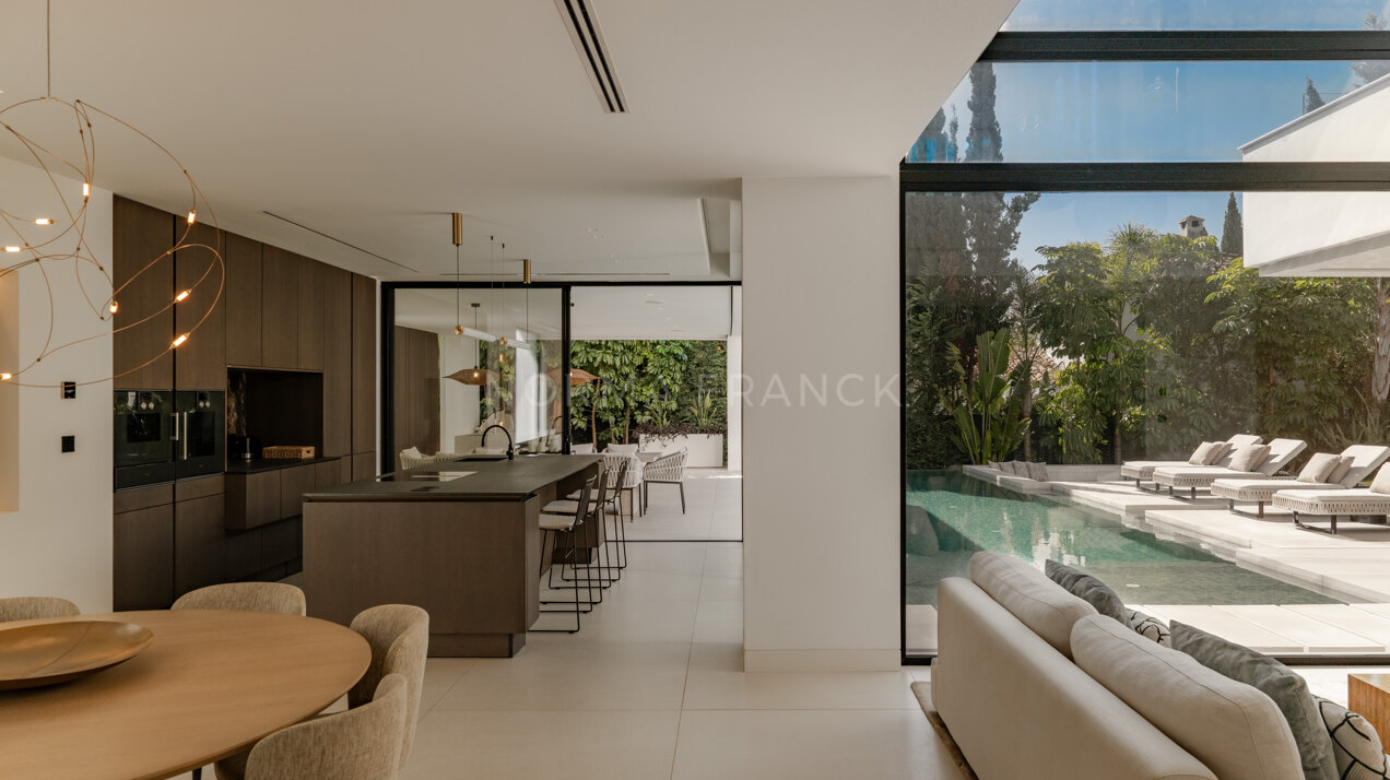Villa Sirius- Modern 5-Bedroom Home with Resort-Style Amenities in Nueva Andalucía