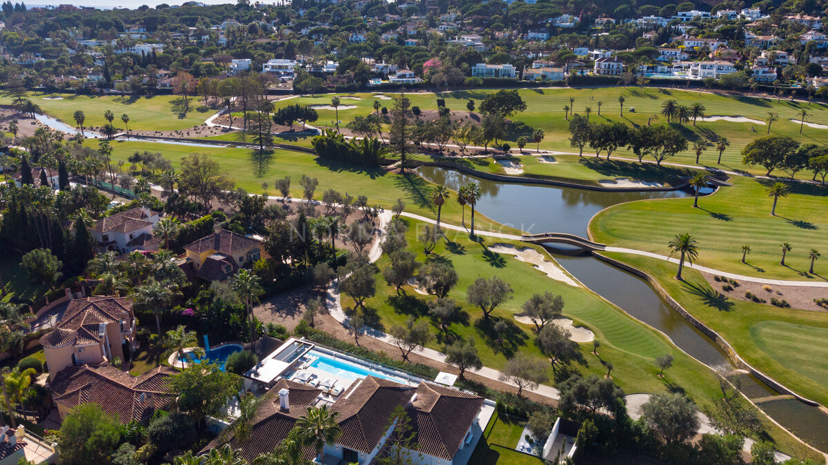 Cobre 37 - frontline golf villa in Nueva Andalucía