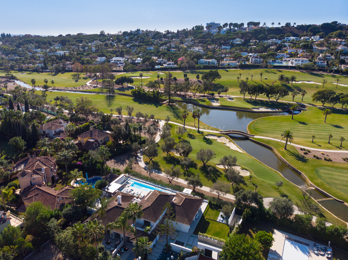 Cobre 37 - frontline golf villa in Nueva Andalucía