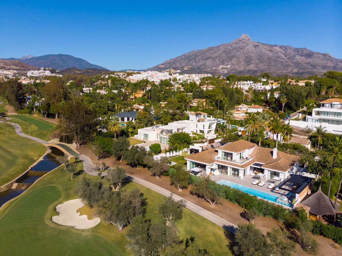 Cobre 37 - frontline golf villa in Nueva Andalucía