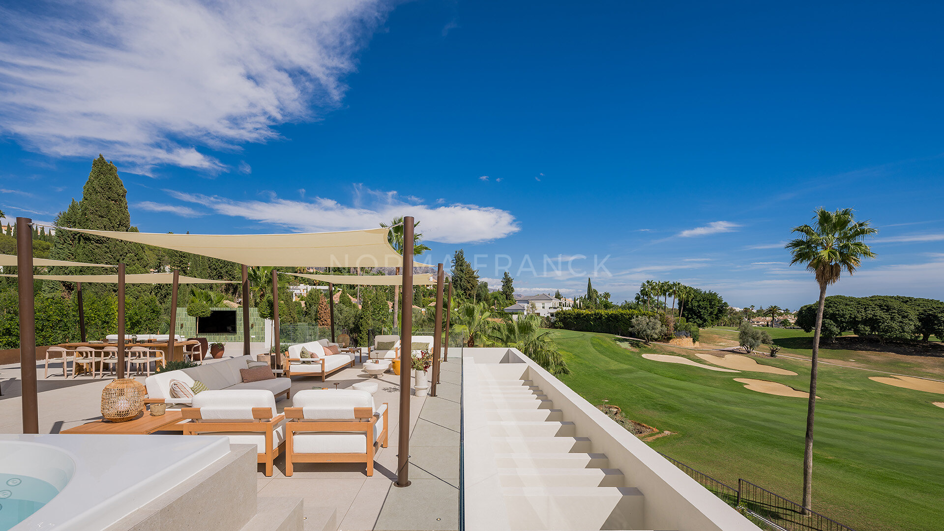 Casa Tesalia - Modern design villa frontline golf in Nueva Andalucia