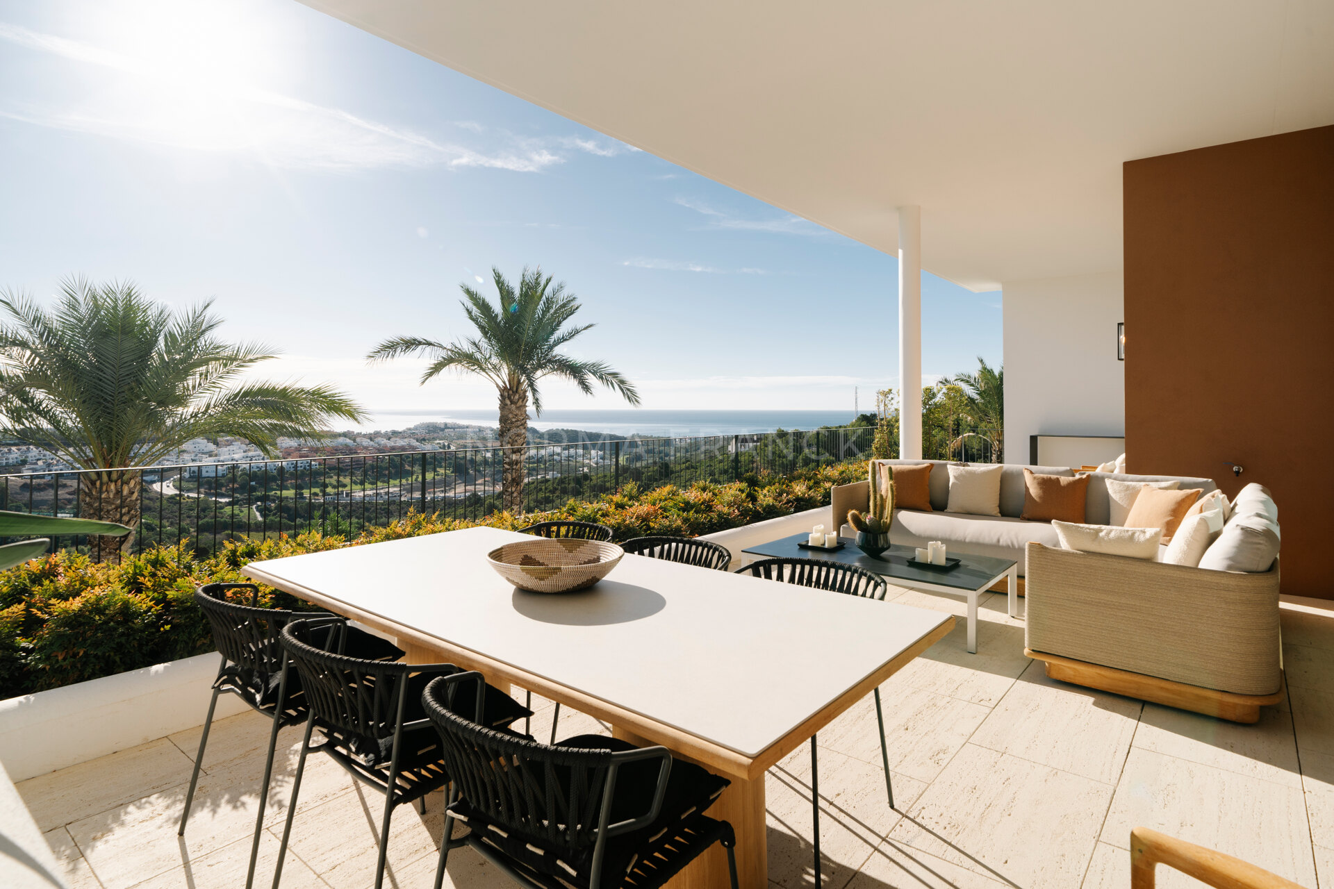 Albercas 5 - Frontline golf apartment with privacy, sea views, and a five-star resort lifestyle in Casares