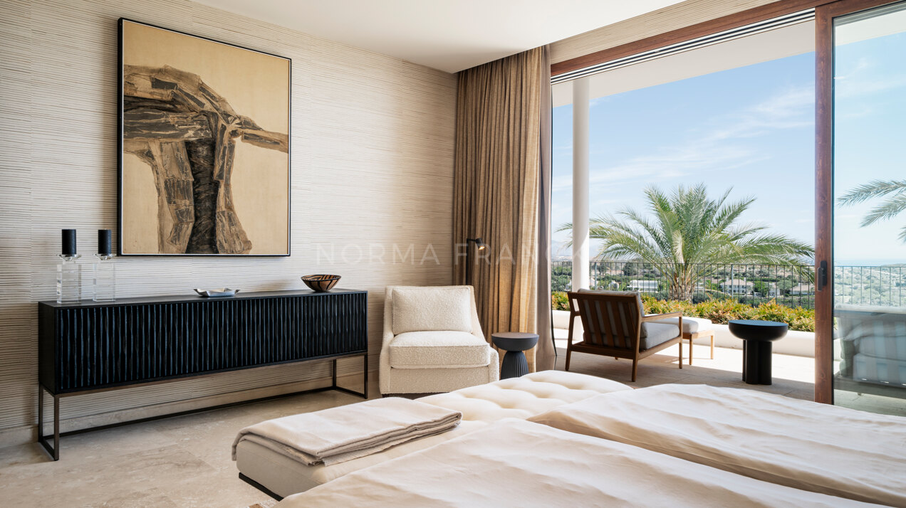 Albercas 5 - Frontline golf apartment with privacy, sea views, and a five-star resort lifestyle in Casares