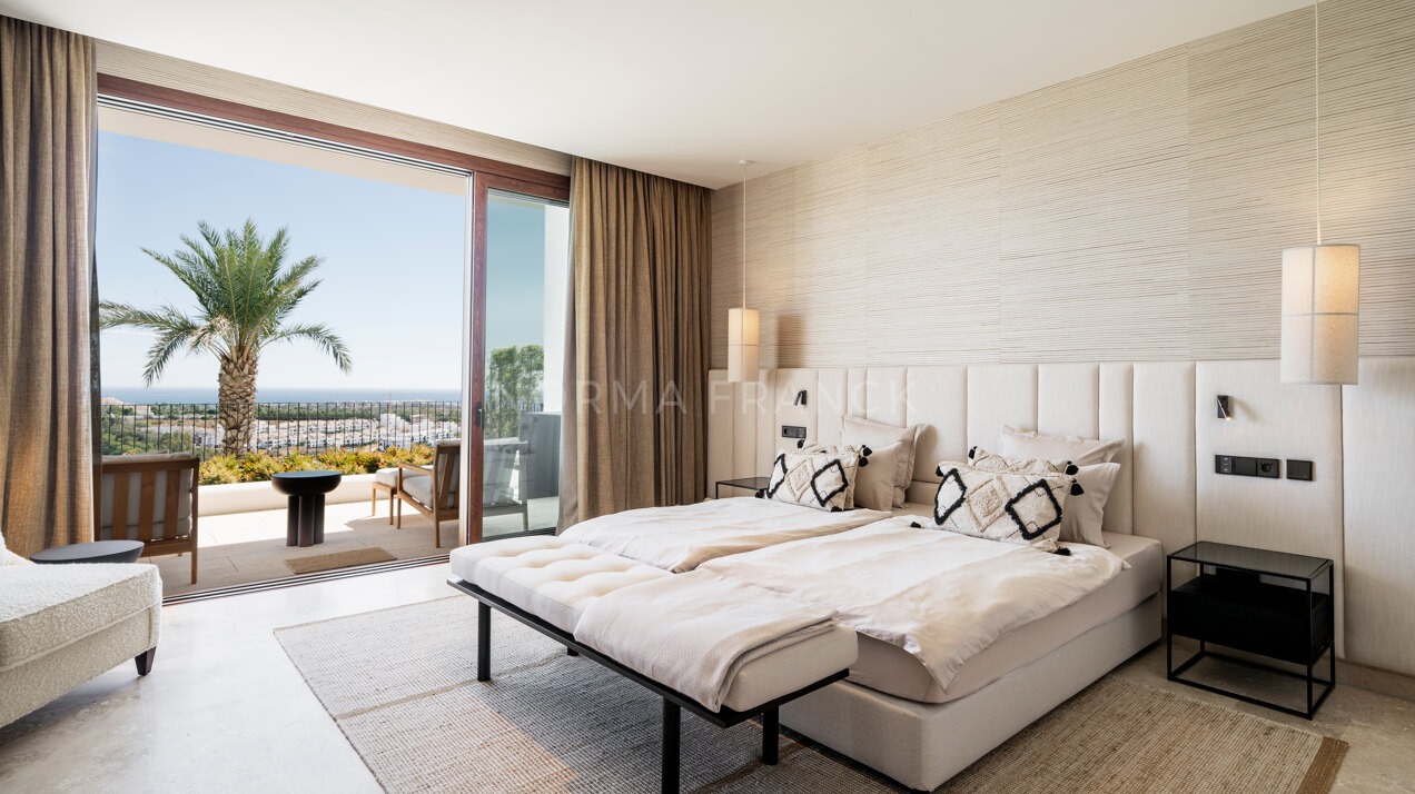 Albercas 5 - Frontline golf apartment with privacy, sea views, and a five-star resort lifestyle in Casares