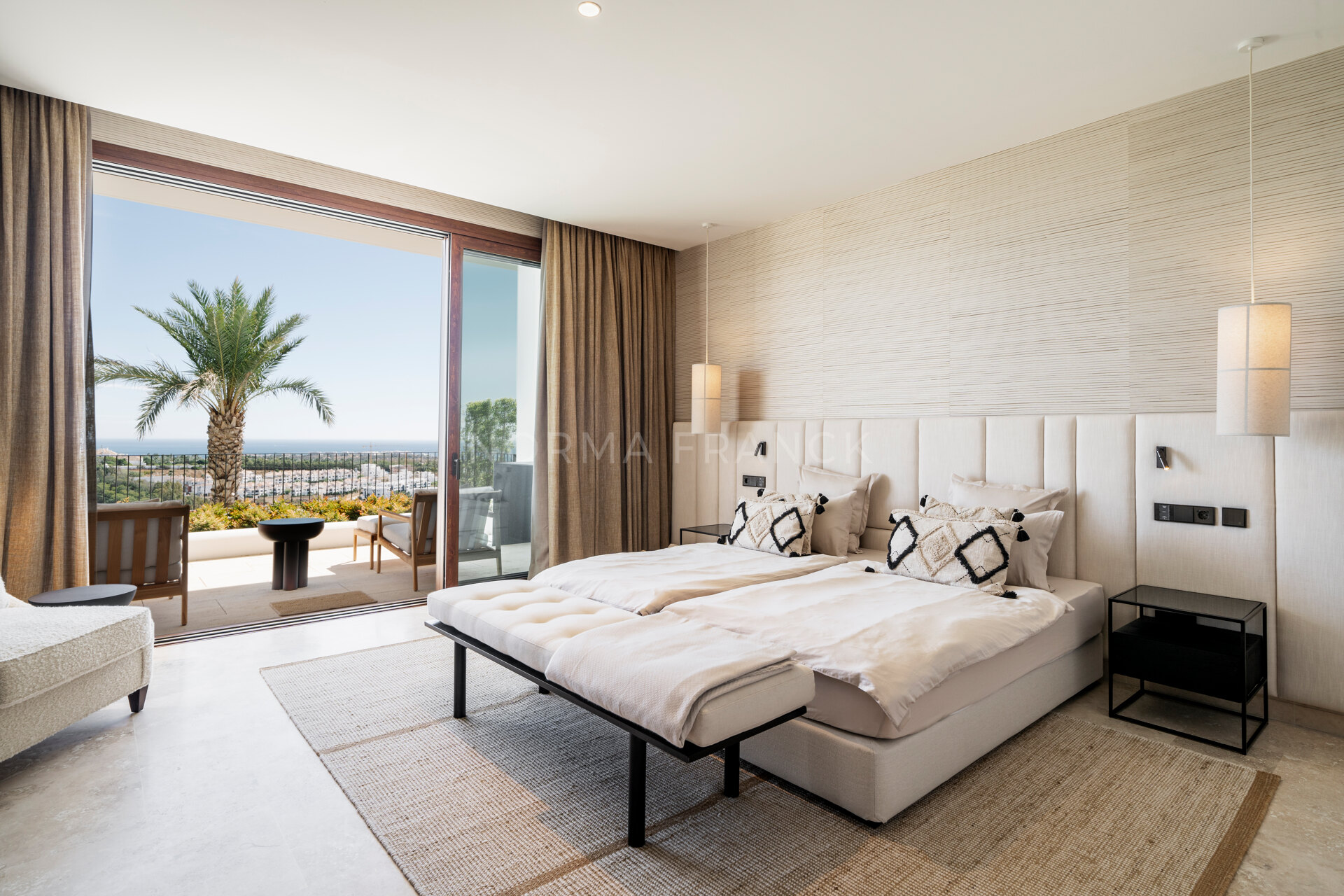 Albercas 5 - Frontline golf apartment with privacy, sea views, and a five-star resort lifestyle in Casares