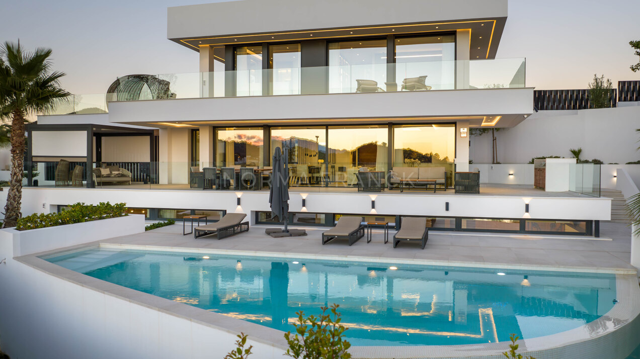 Villa Alfma - Exquisite Modern villa in Nueva Andalucia