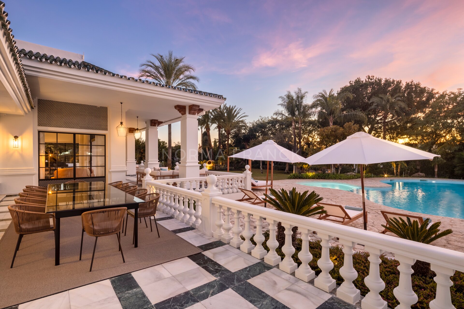 Alhambra Palace - Exquisite Golfside Residence in Nueva Andalucia