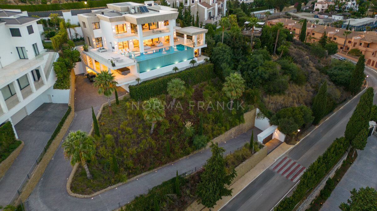 Paraiso 436 - Contemporary villa with breathtaking views in Estepona