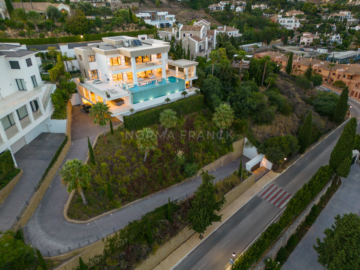 Paraiso 436 - Contemporary villa with breathtaking views in Estepona