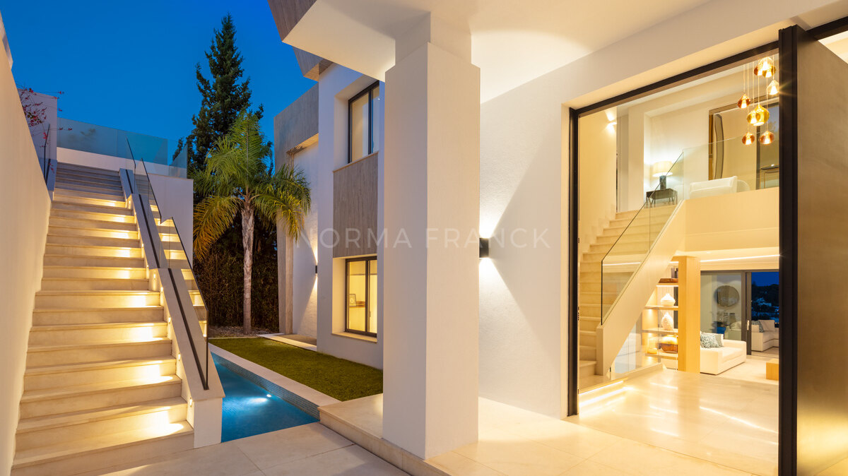 Paraiso 436 - Contemporary villa with breathtaking views in Estepona