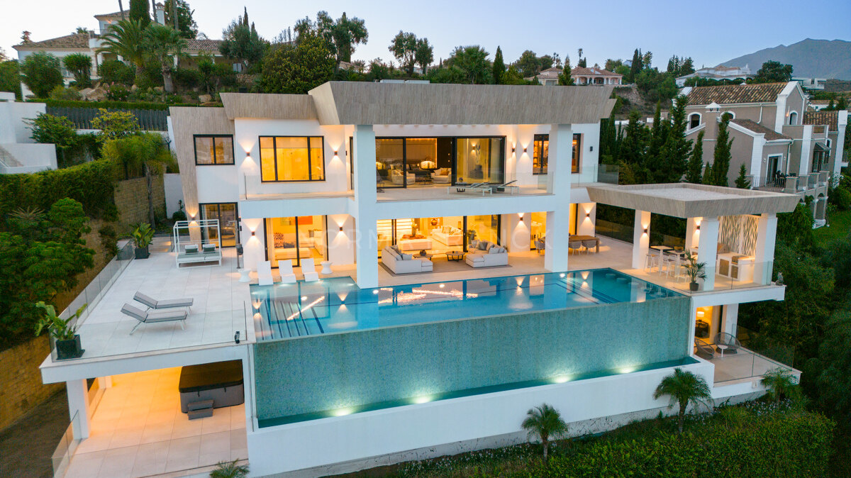 Paraiso 436 - Contemporary villa with breathtaking views in Estepona