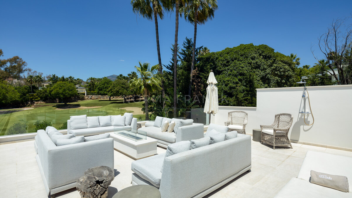 Auriga 36 - Elegant villa frontline golf in Nueva Andalucía