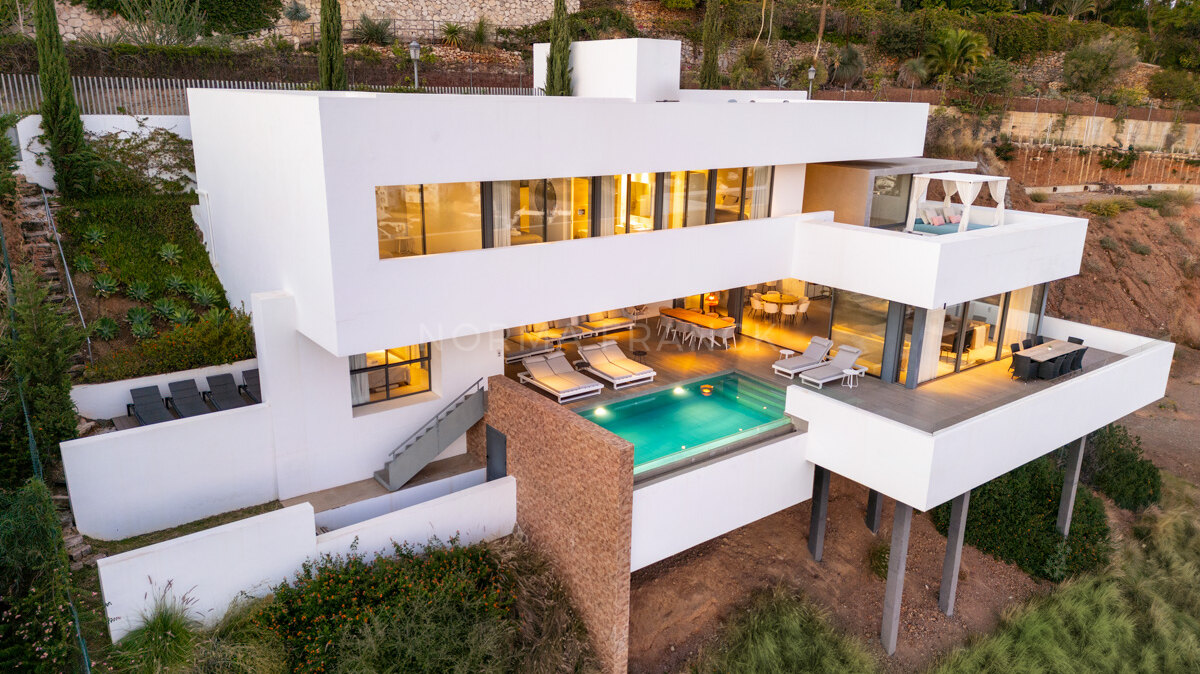 Herrojo 88 - Modern Villa in La Quinta