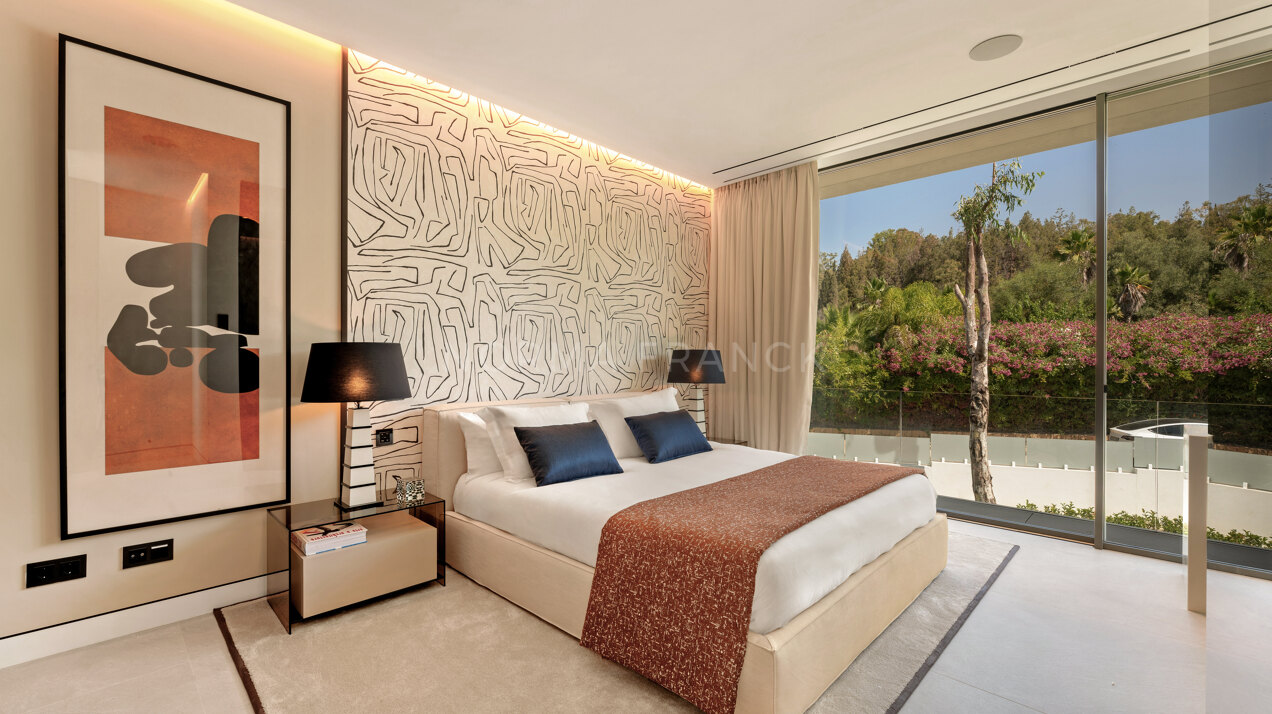 Vilas 12 - Contemporary and Modern Villa situated in the prestigious Golden Mile Marbella