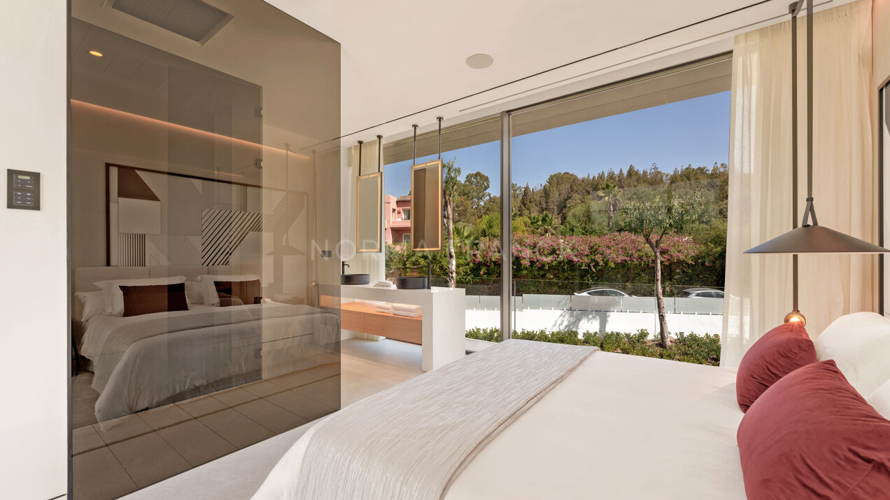 Vilas 12 - Contemporary and Modern Villa situated in the prestigious Golden Mile Marbella