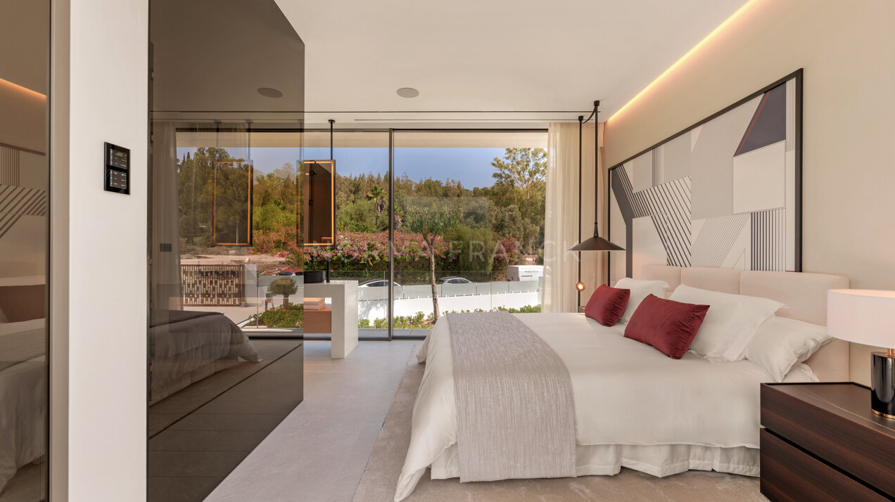 Vilas 12 - Contemporary and Modern Villa situated in the prestigious Golden Mile Marbella