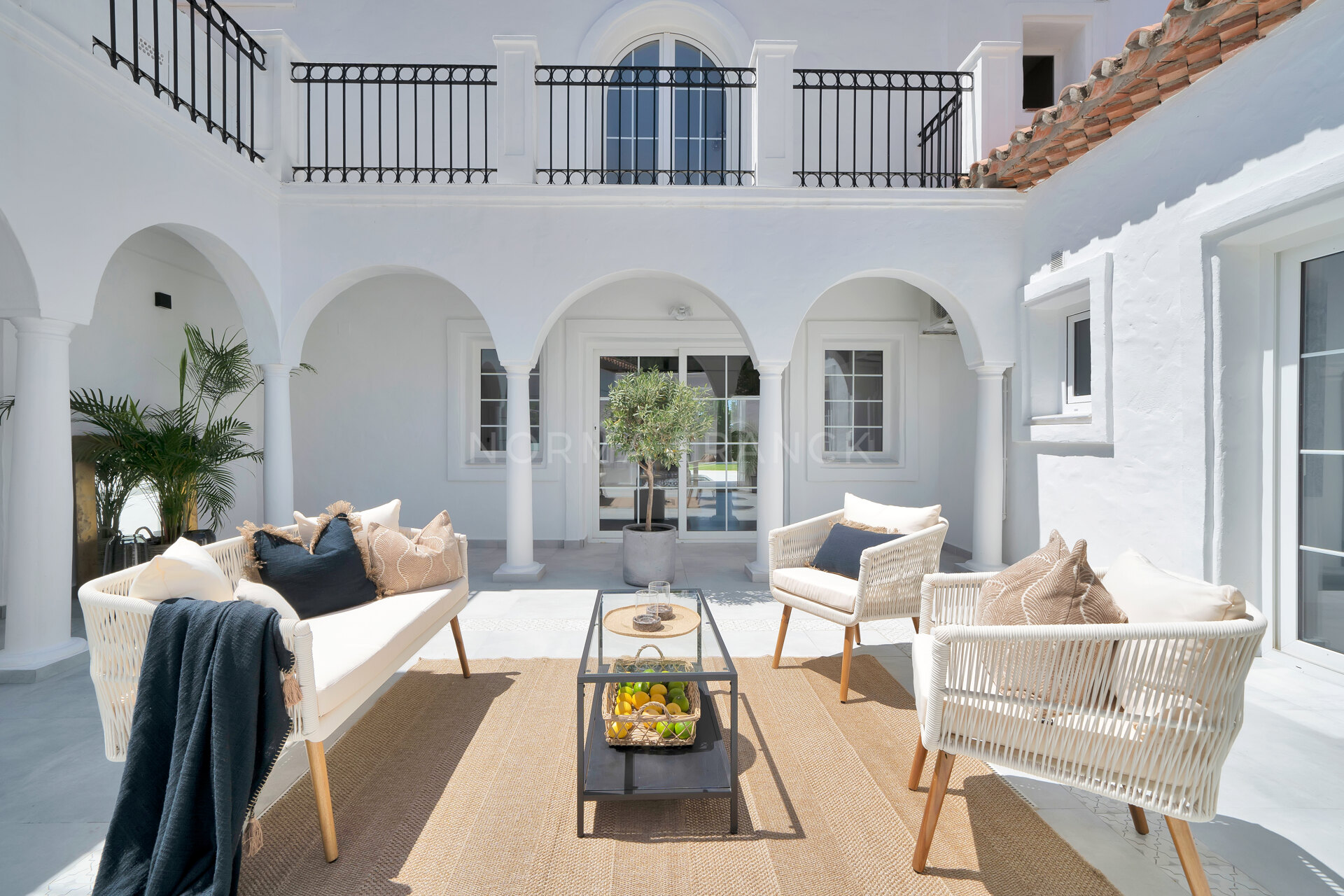 El Paraiso - Luxury Villa in Altos del Paraiso, Benahavis