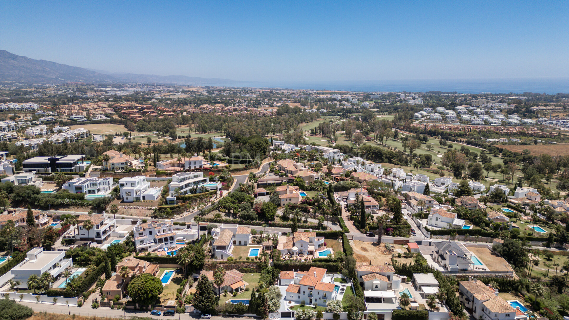 El Paraiso - Luxury Villa in Altos del Paraiso, Benahavis