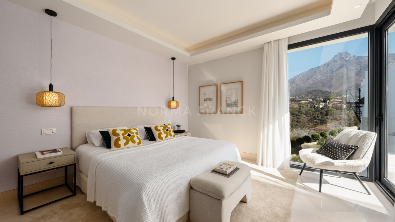 Lomas del Virrey - Contemporary Villa in a private gated community in Marbella Golden Mile