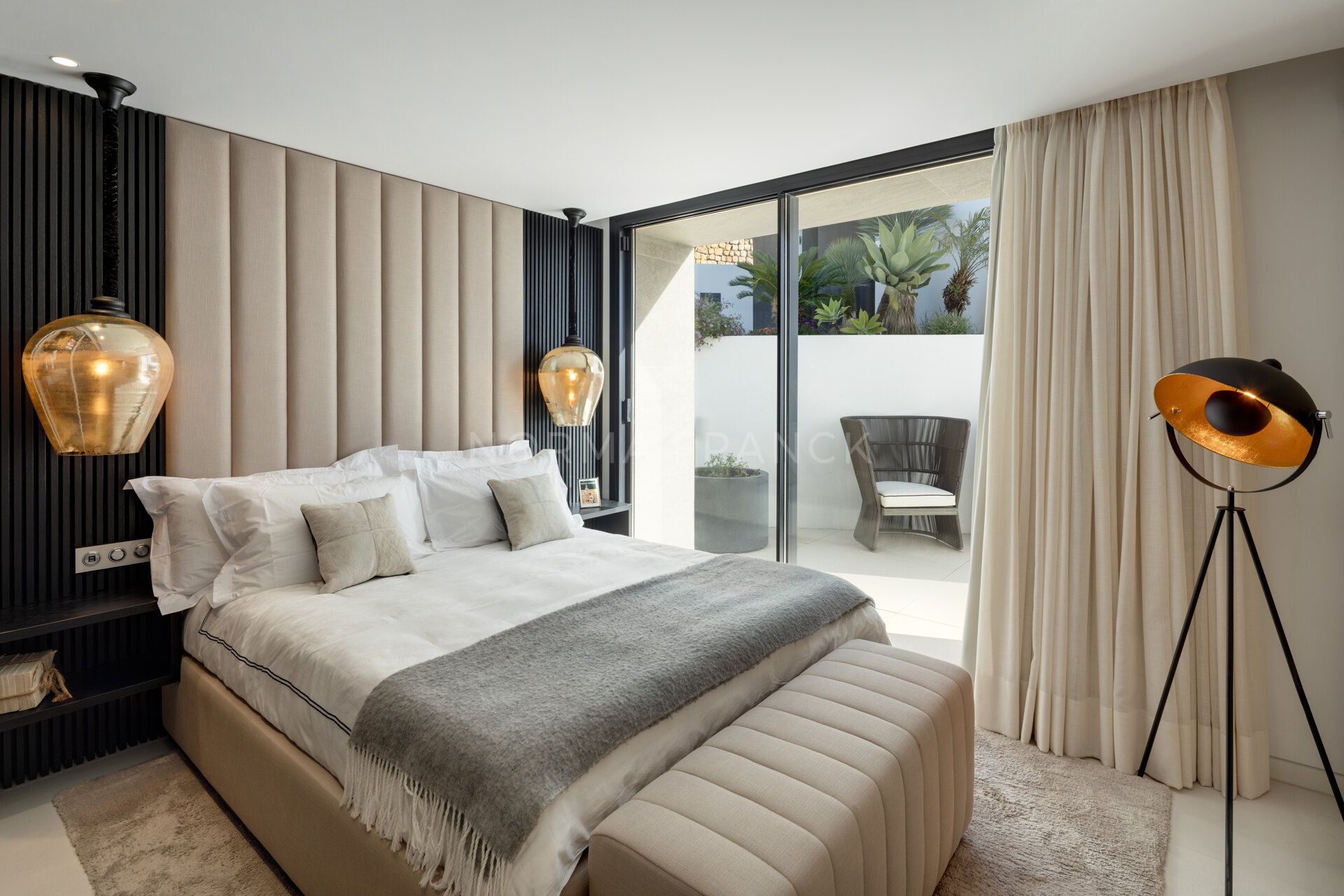 Villa La Toca - Modern style villa in El Herrojo