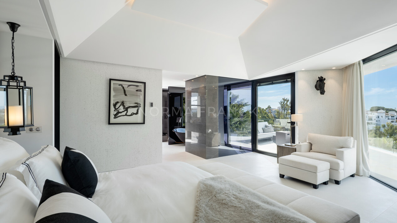 Villa La Toca - Modern style villa in El Herrojo