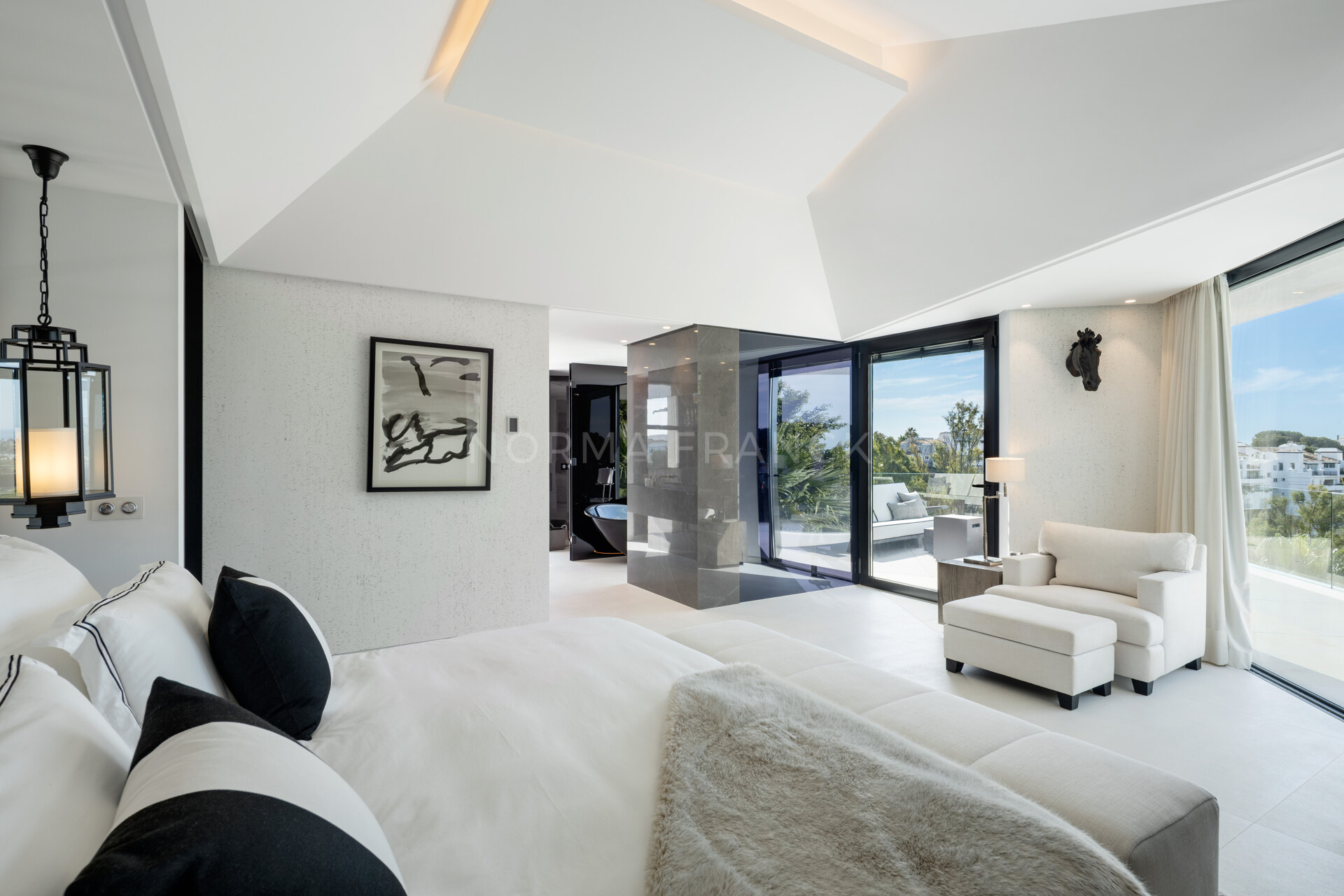 Villa La Toca - Modern style villa in El Herrojo